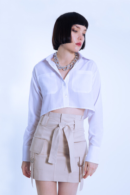Beige high-waist mini skirt with D-ring belt and pockets - 4