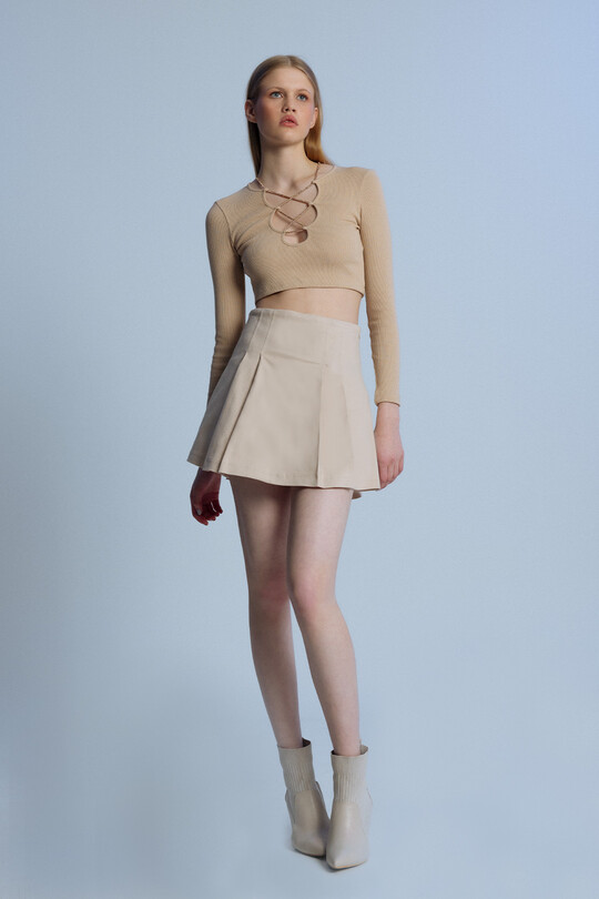 BEIGE HOHE TAILLE IN SHORTS ROCK MIT FALTEN - BERFUĞ KIRAN