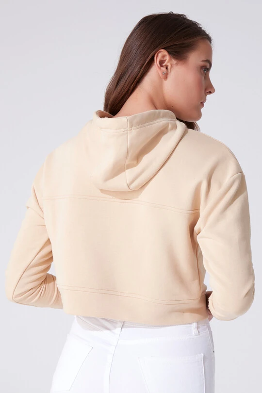 Beigefarbenes kurzes Sweatshirt mit Kapuze - 3