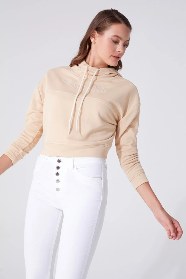 Beigefarbenes kurzes Sweatshirt mit Kapuze - 2