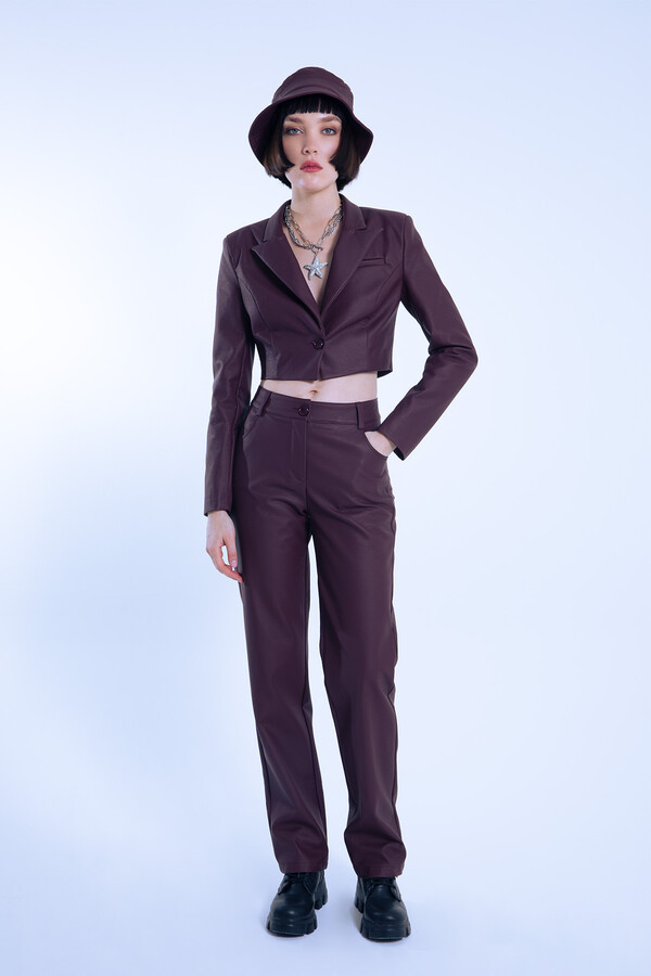 Bordeauxfarbene kurze Lederjacke - 2