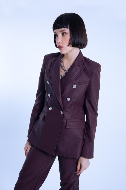 Bordeauxfarbene Leder-Crossover-Jacke mit tailliertem Schnitt 