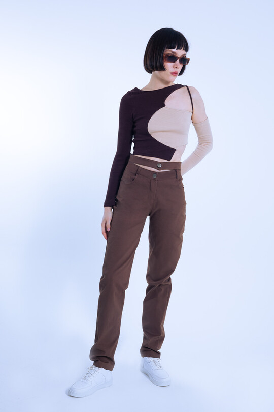 Braun-beiges zweifarbiges Rippstrick asymmetrisches Crop-Top - 2