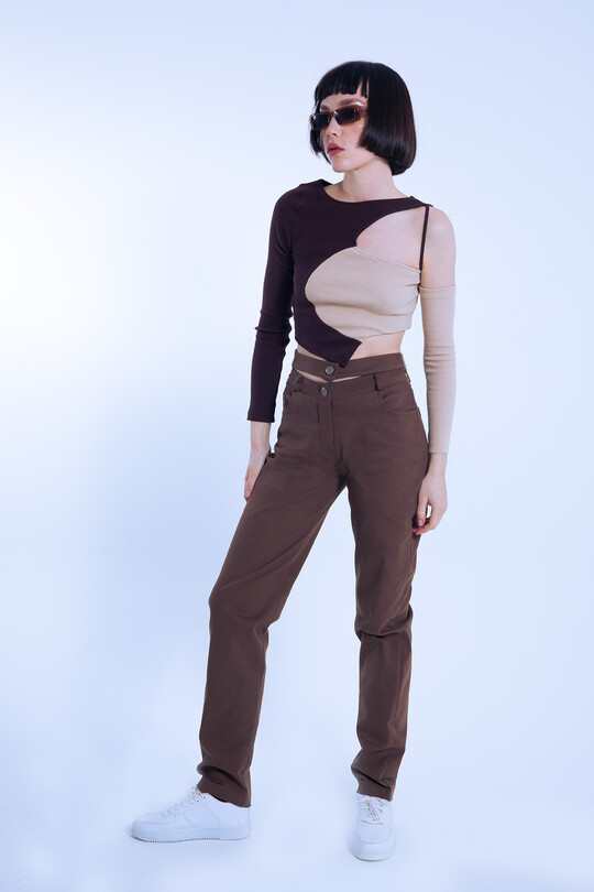 Braun-beiges zweifarbiges Rippstrick asymmetrisches Crop-Top - 3