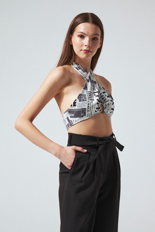 CROSS-LINING SHORT CROP WRITTEN PATTERN WITH BUCKLE FRONT - BERFUĞ KIRAN (1)
