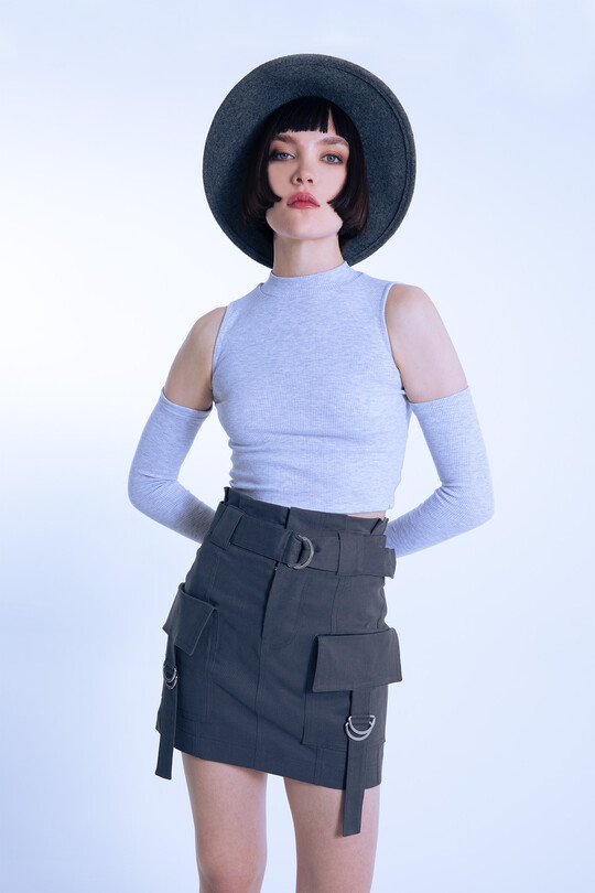 Gray high-waist mini skirt with D-ring belt and pockets - BERFUĞ KIRAN (1)