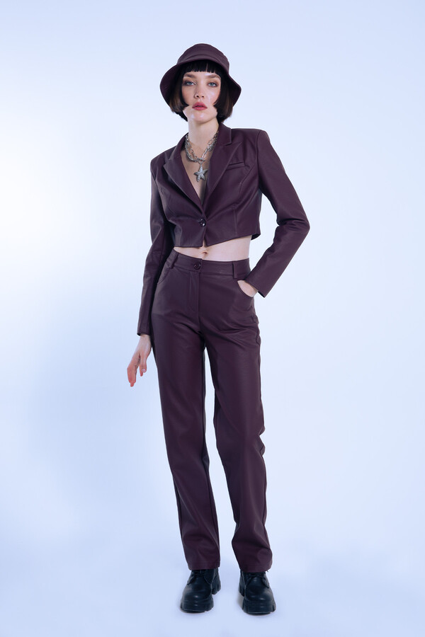 FLACHE LEDERHOSE IN MAROON - 1