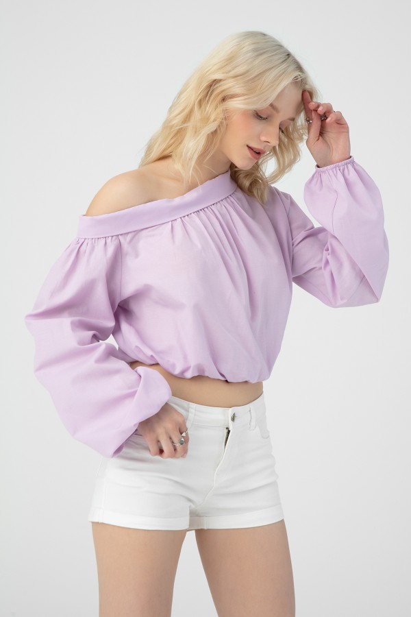 Lila Bluse mit tiefem Schulteransatz und elastischem Bund - 2