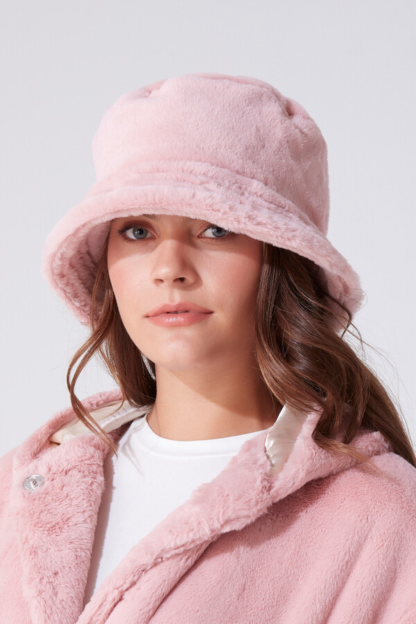 PEMBE PELUŞ BUCKET ŞAPKA - BERFUĞ KIRAN