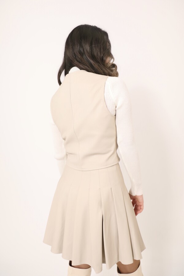 TAUPE V-NECK FITTED LEATHER VEST - 5