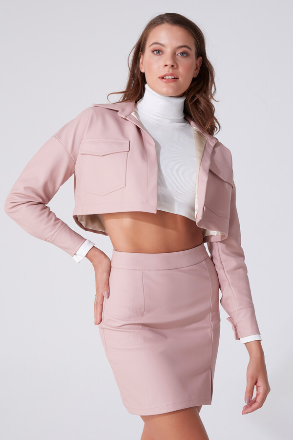 Puderfarbene kurze Lederjacke - BERFUĞ KIRAN