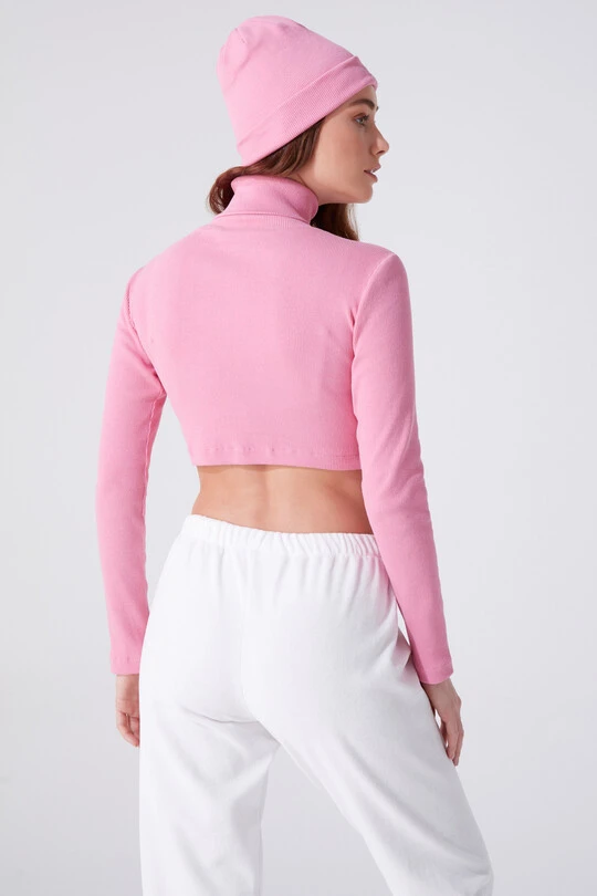 Rosa Rollkragen-Crop-Top mit Stickereidetails - 3