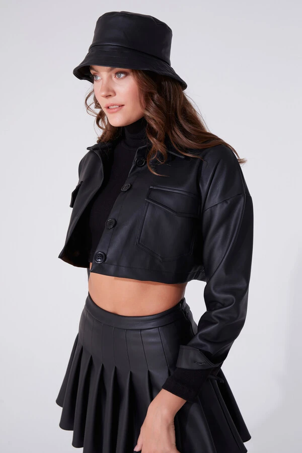 Schwarze kurze Lederjacke - 2