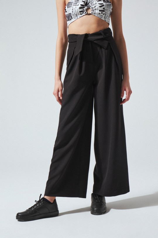 SCHWARZE LANGE HOSE - BERFUĞ KIRAN (1)