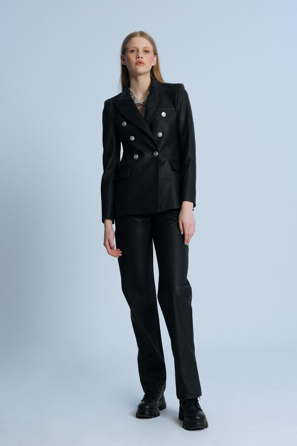 Schwarze Leder-Crossover-Jacke mit tailliertem Schnitt - 3