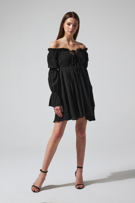 Schwarzes Crinkle Kleid mit Bindung am Brustteil und langen Ärmeln 
