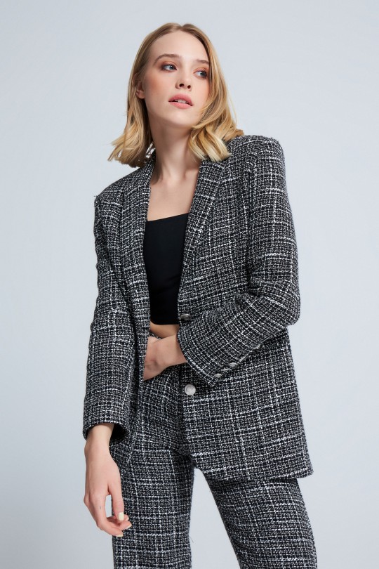  TUVITED JACKE MIT KNOPFDETAIL SCHWARZ/WEISS - BERFUĞ KIRAN (1)