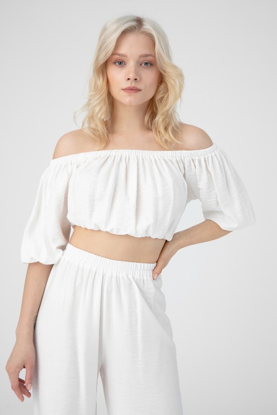 Weiße Bluse mit elastischen Schultern - BERFUĞ KIRAN