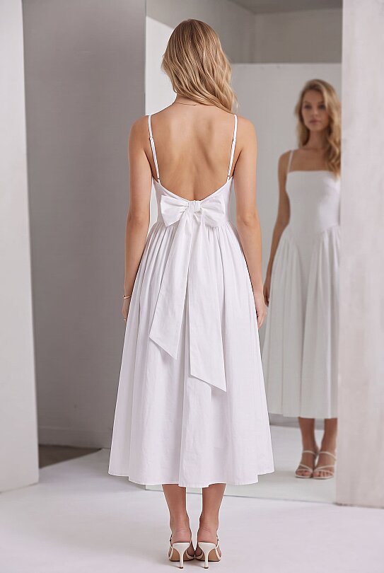 White midi dress with open back and bow detail - 2